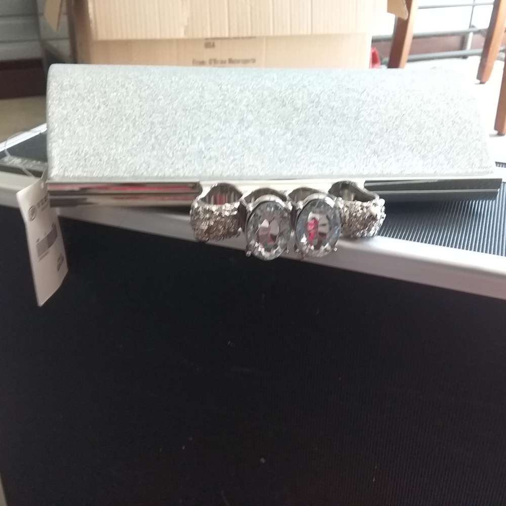Stylish clutch